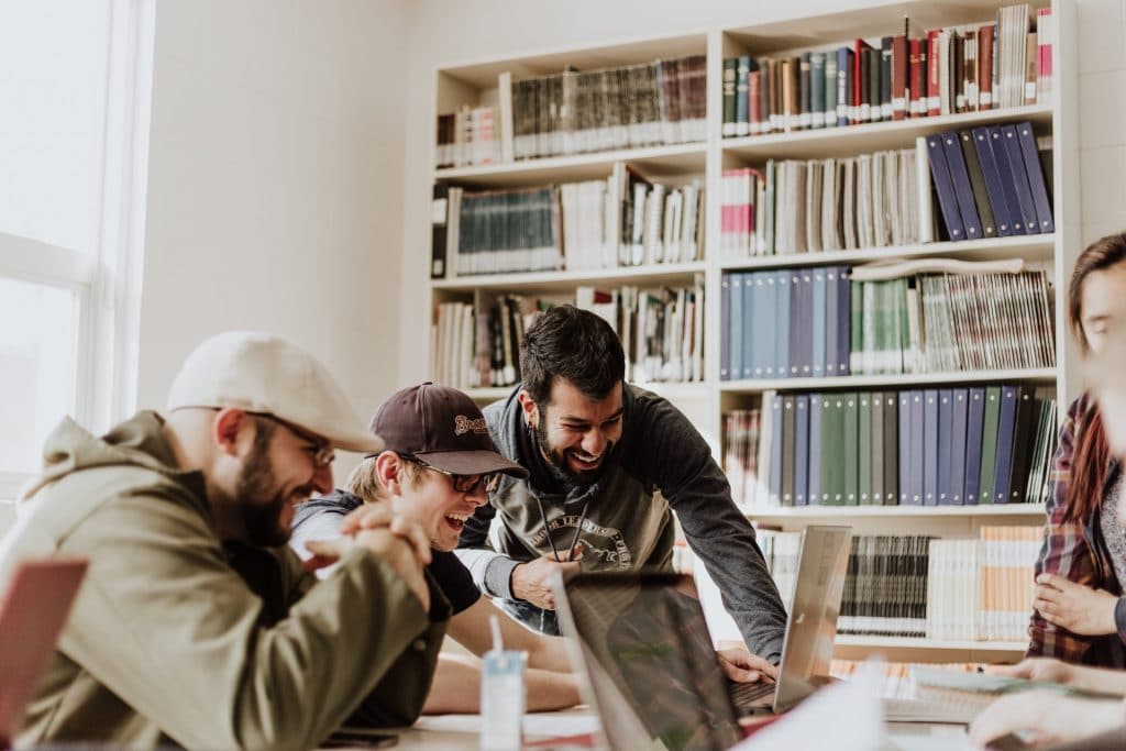 Est-ce qu'un étudiant paie des impôts ?