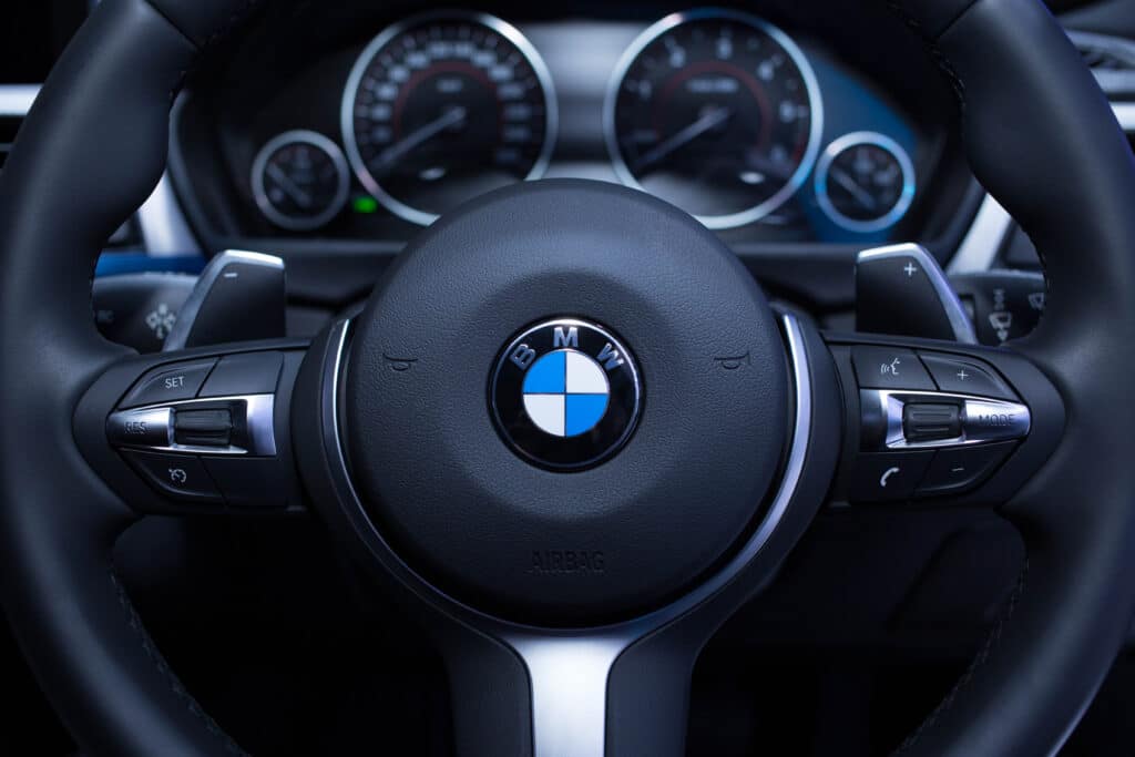 Acheter une BMW d’occasion : quels sont les avantages ?