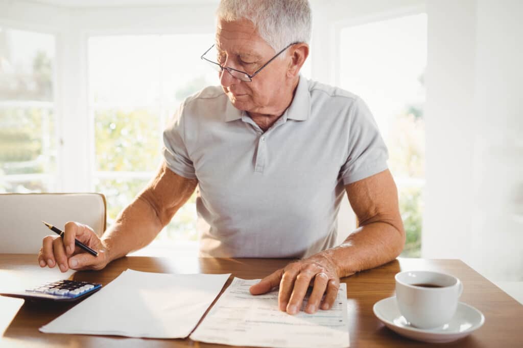 Quel est l'âge minimal de départ à la retraite quand on est travailleur indépendant ?