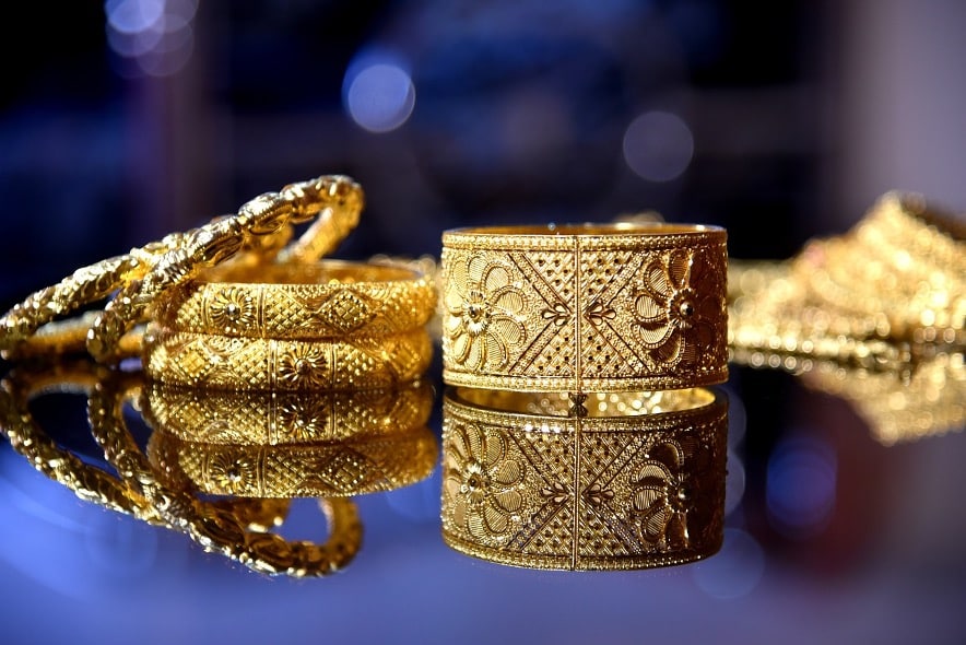 Vendre ses bijoux en or massif : une valeur sûre